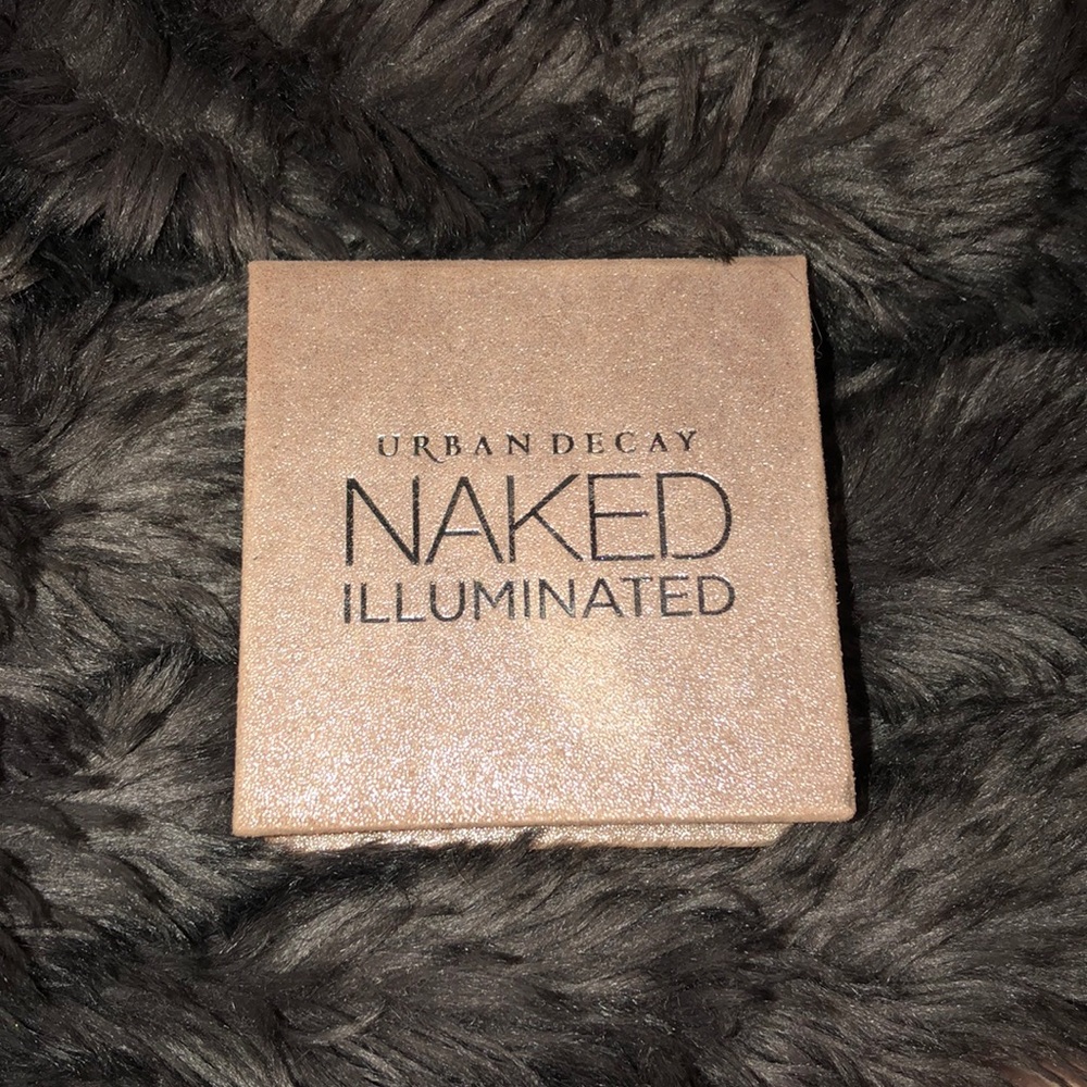 ✨URBAN DECAY NAKED ILLUMINATED HIGHLIGHTER✨